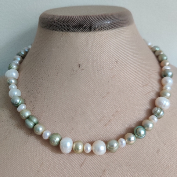 Genuine Cultured Pearls Necklace - Picture 12 of 14